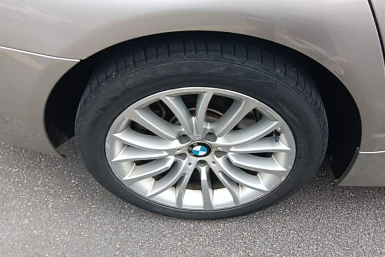 Used BMW 5 Series 2017 525Li Luxury Design Package Right Rear Wheel Hub
