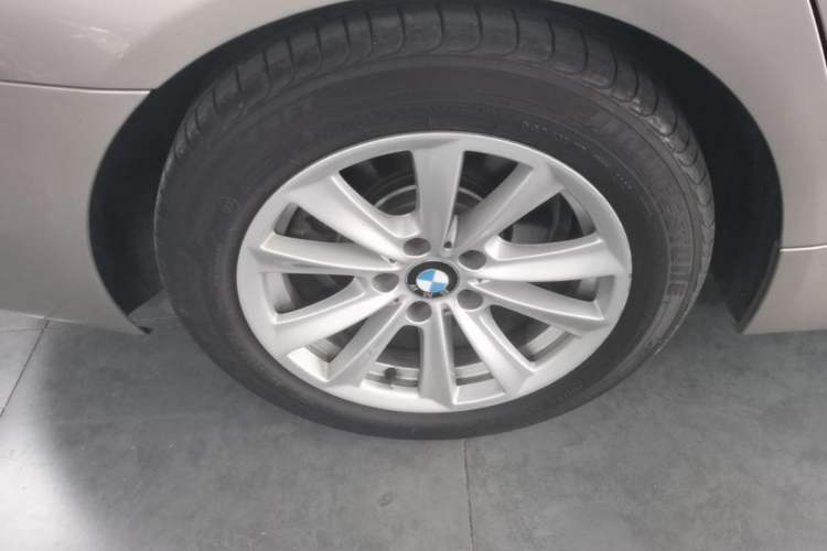 Used BMW 5 Series 2017 520Li Elegant Edition Right Rear Wheel Hub