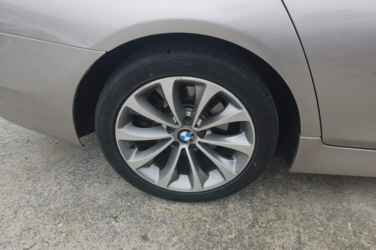 Used BMW 5 Series 2017 525Li Leading Model Right Rear Wheel Hub