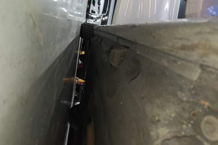 Used BMW 5 Series 2017 525Li Luxury Design Package Right Side Sill