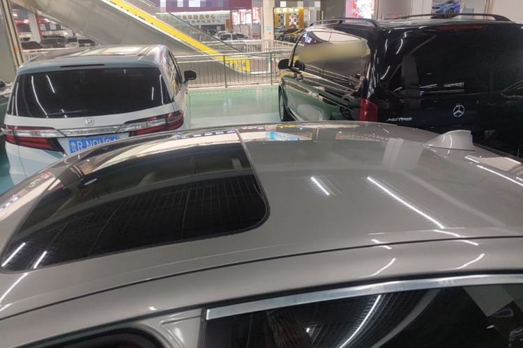 Used BMW 5 Series 2017 525Li Leading Model Roof