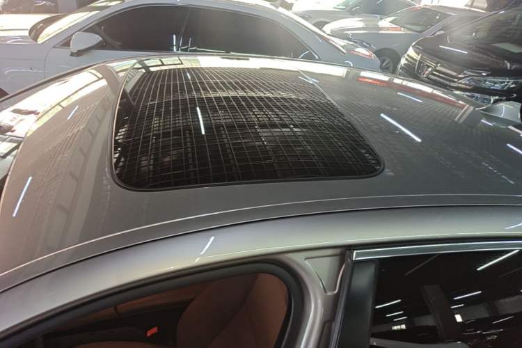 Used BMW 5 Series 2017 525Li Leading Model Roof