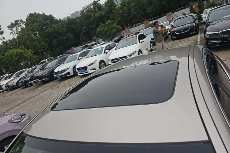 Used BMW 5 Series 2017 525Li Leading Model Roof