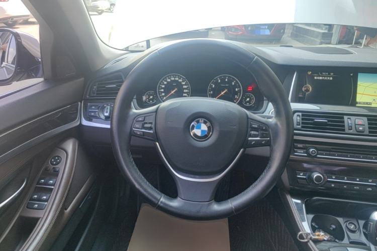 Used BMW 5 Series 2017 525Li Luxury Design Package Steering Wheel