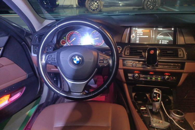Used BMW 5 Series 2017 520Li Elegant Edition Steering Wheel