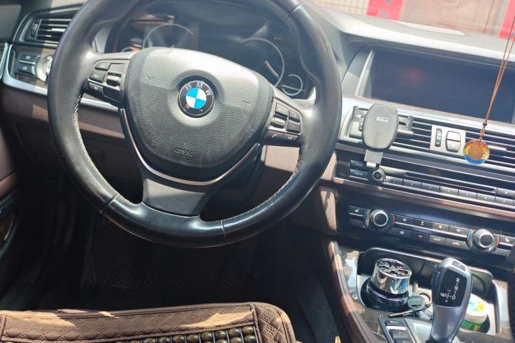 Used BMW 5 Series 2017 525Li Luxury Design Package Steering Wheel