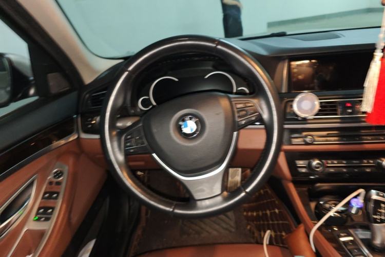 Used BMW 5 Series 2017 528Li Leading Model Steering Wheel