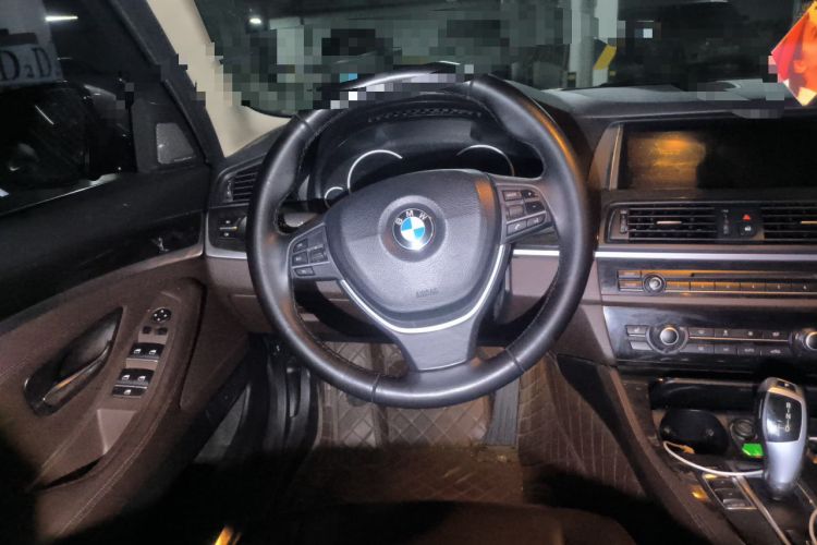 Used BMW 5 Series 2017 525Li Luxury Design Package Steering Wheel