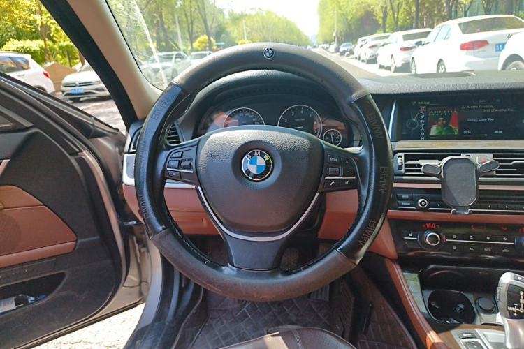 Used BMW 5 Series 2017 525Li Leading Model Steering Wheel