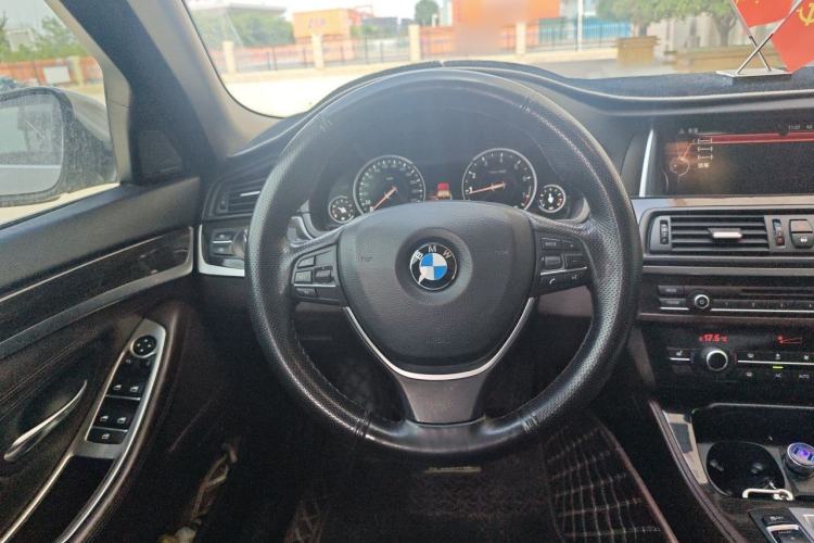 Used BMW 5 Series 2017 525Li Luxury Design Package Steering Wheel
