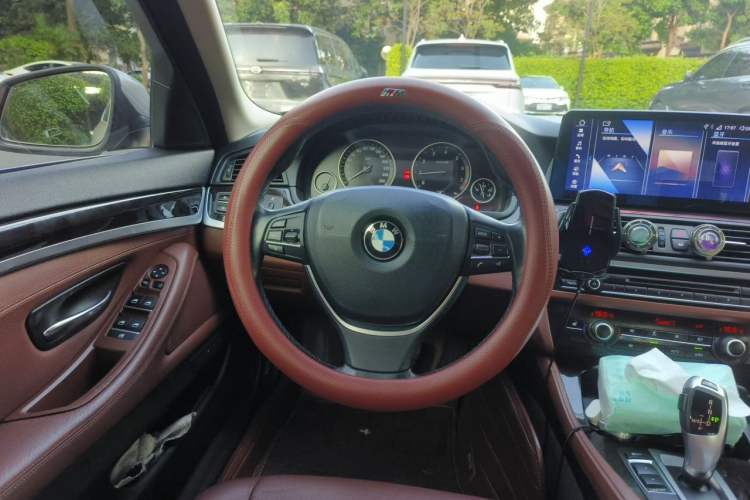 Used BMW 5 Series 2017 525Li Leading Model Steering Wheel