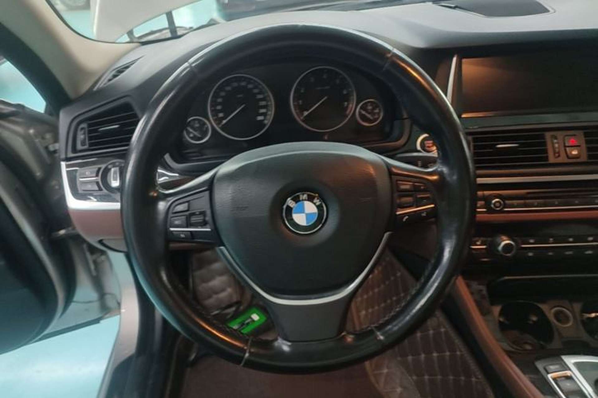 Used BMW 5 Series 2017 525Li Leading Model Steering Wheel