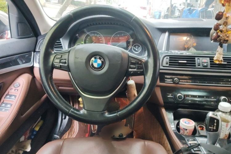 Used BMW 5 Series 2017 520Li Elegant Edition Steering Wheel