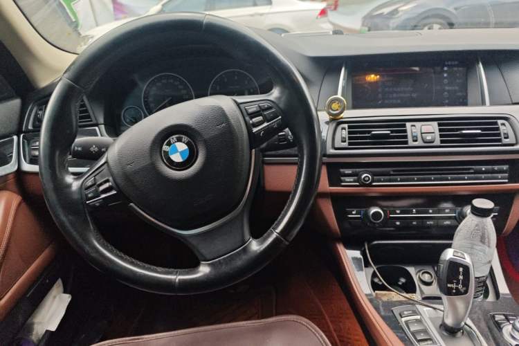 Used BMW 5 Series 2017 520Li Elegant Edition Steering Wheel