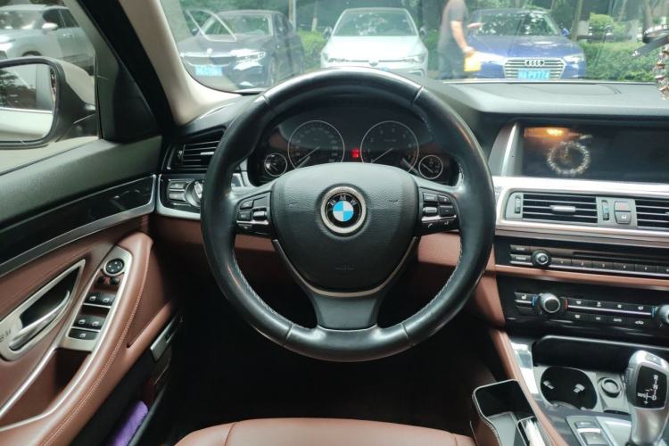 Used BMW 5 Series 2017 520Li Elegant Edition Steering Wheel