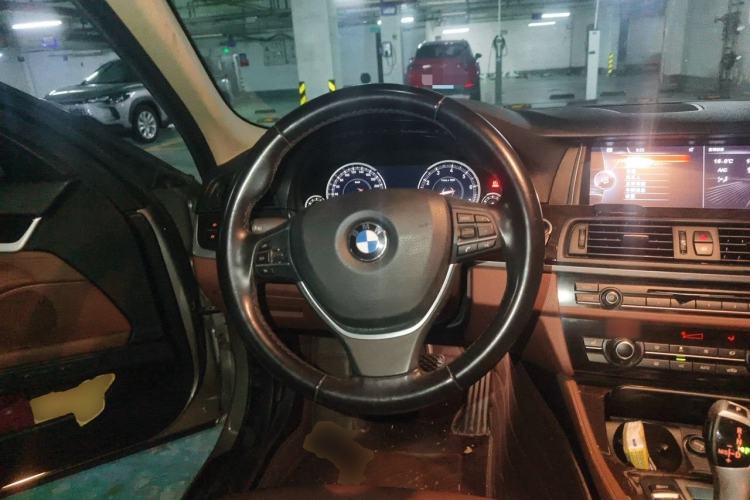 Used BMW 5 Series 2017 525Li Leading Model Steering Wheel
