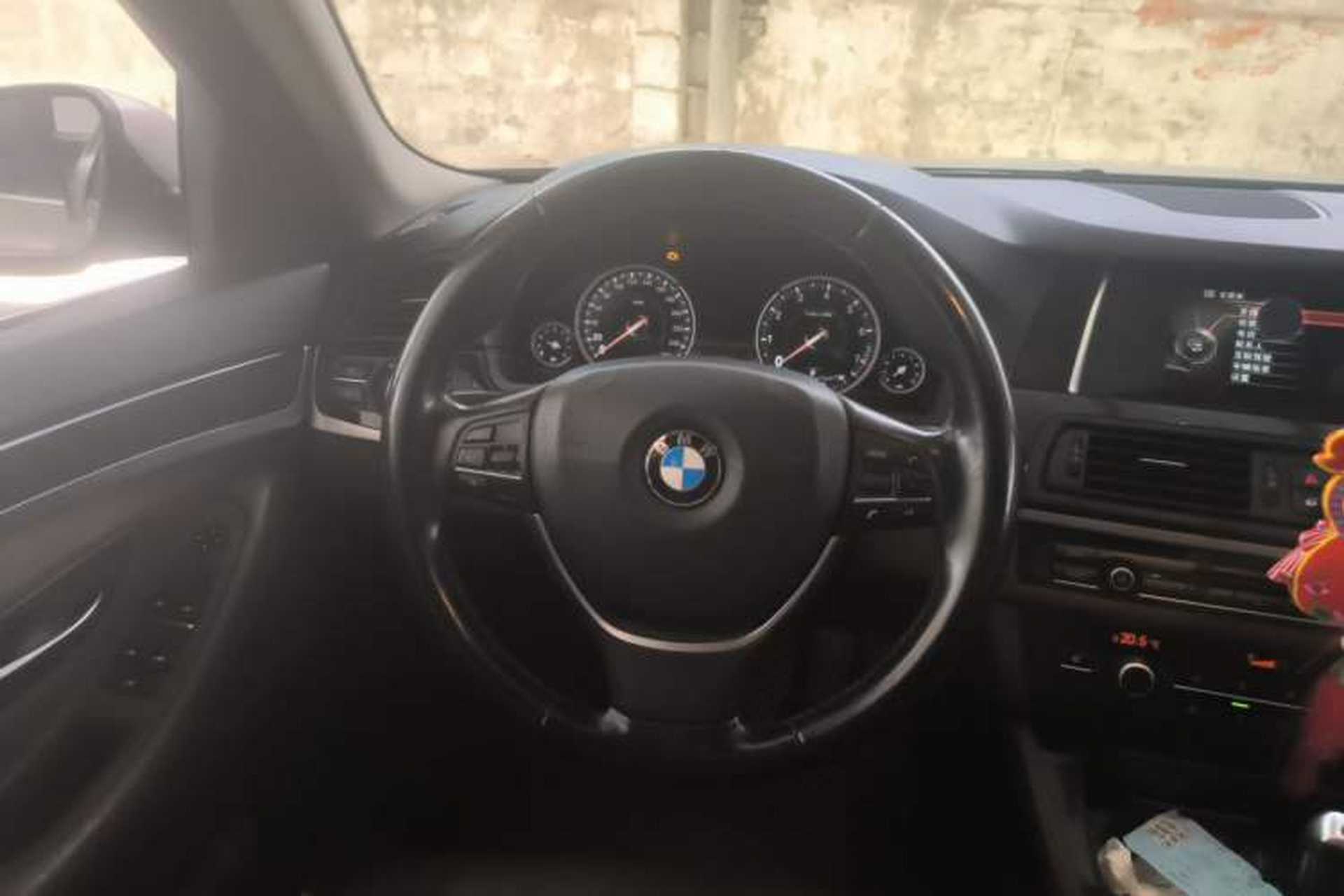 Used BMW 5 Series 2017 525Li Leading Model Steering Wheel