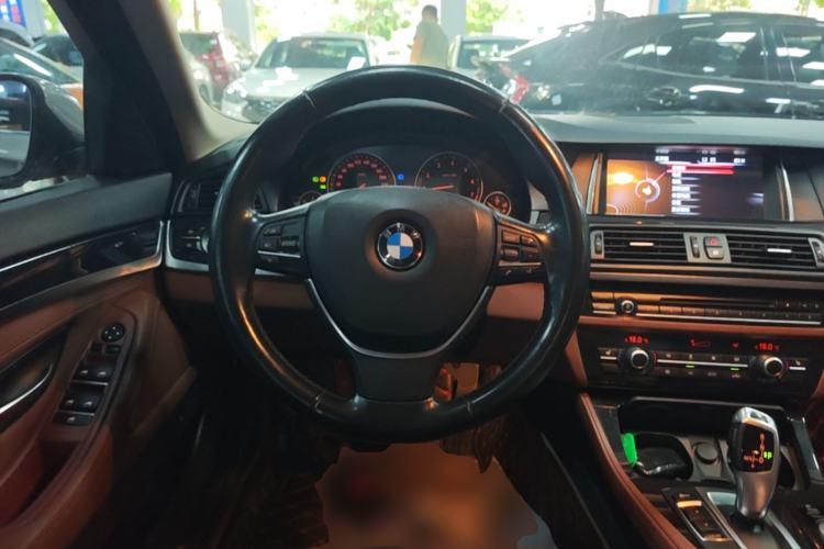 Used BMW 5 Series 2017 520Li Elegant Edition Steering Wheel