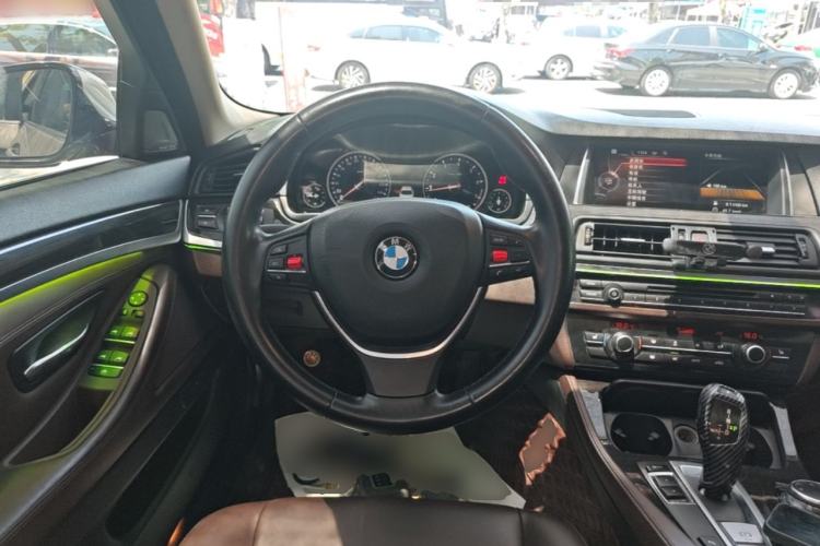 Used BMW 5 Series 2017 525Li Luxury Design Package Steering Wheel