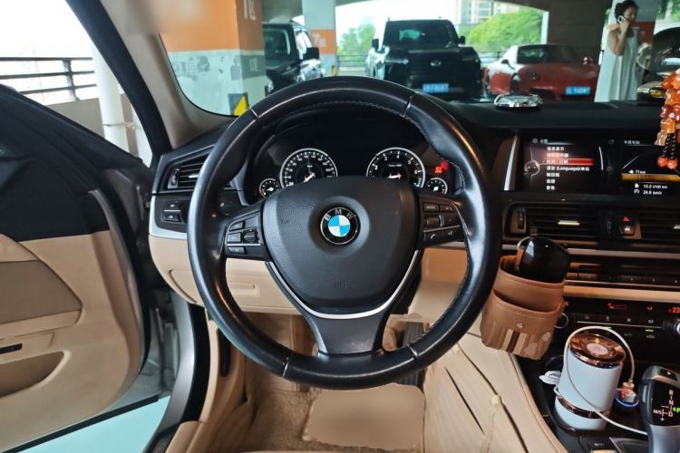 Used BMW 5 Series 2017 525Li Luxury Design Package Steering Wheel