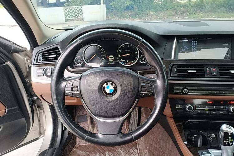 Used BMW 5 Series 2017 525Li Leading Model Steering Wheel