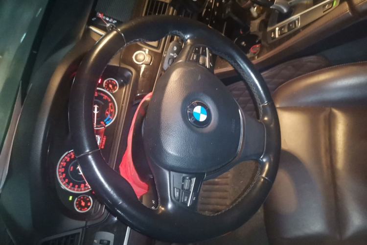 Used BMW 5 Series 2017 525Li Luxury Design Package Steering Wheel