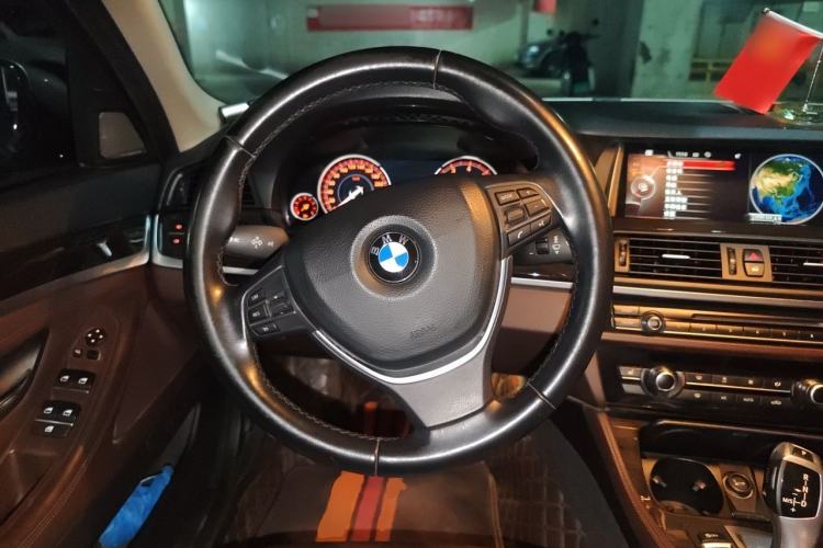 Used BMW 5 Series 2017 525Li Luxury Design Package Steering Wheel