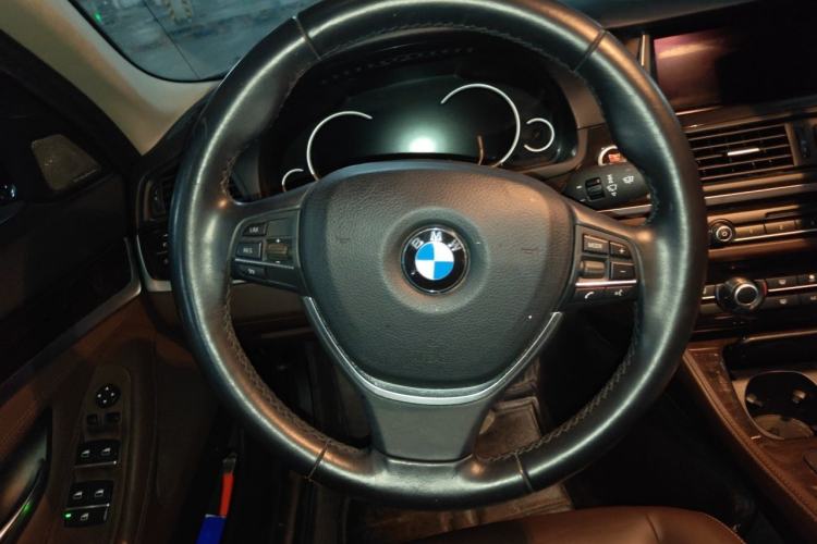 Used BMW 5 Series 2017 525Li Luxury Design Package Steering Wheel