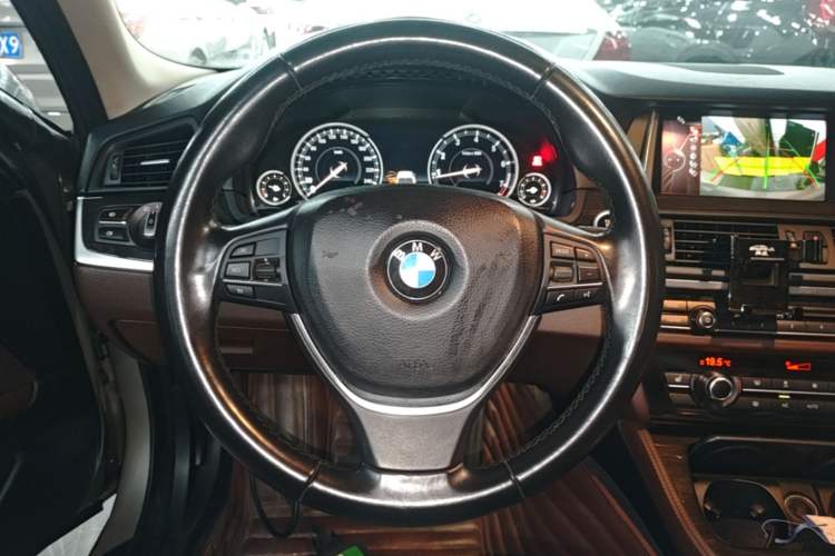 Used BMW 5 Series 2017 525Li Luxury Design Package Steering Wheel