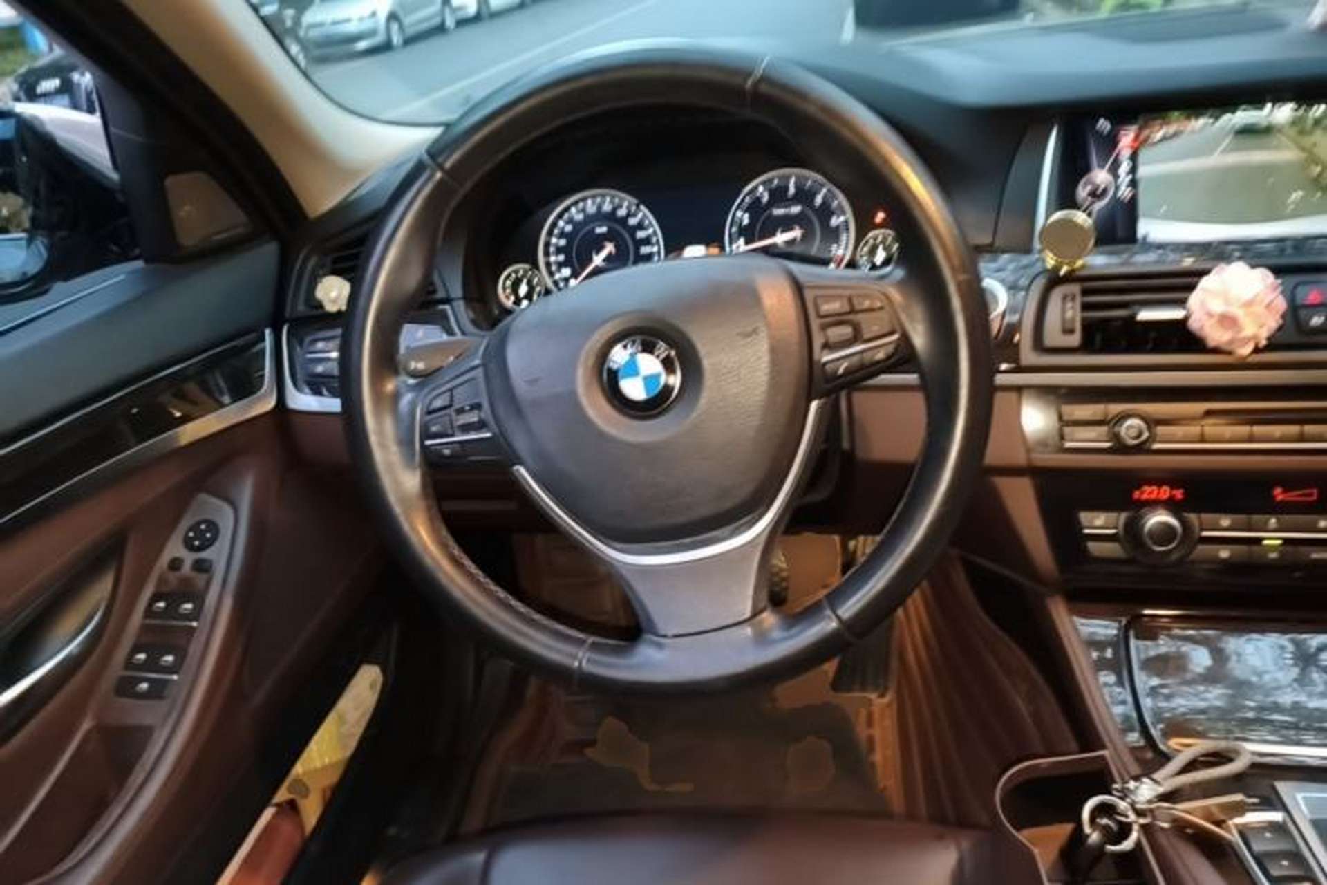 Used BMW 5 Series 2017 525Li Luxury Design Package Steering Wheel