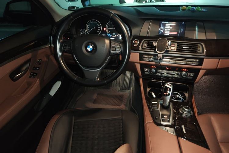 Used BMW 5 Series 2017 525Li Leading Model Steering Wheel