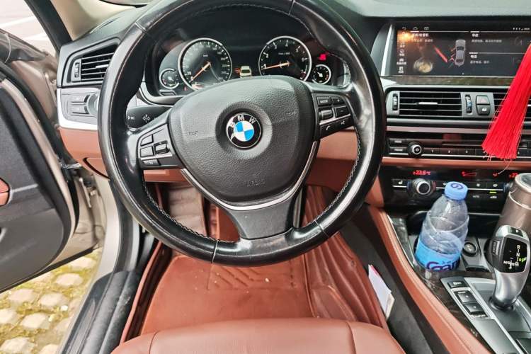 Used BMW 5 Series 2017 525Li Leading Model Steering Wheel