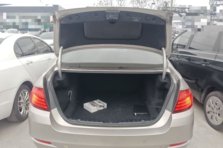 Used BMW 5 Series 2017 525Li Leading Model Trunk