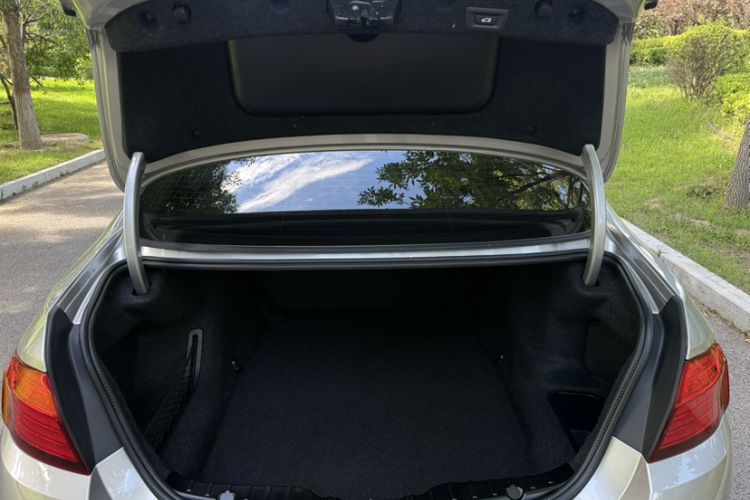 Used BMW 5 Series 2017 525Li Luxury Design Package Trunk