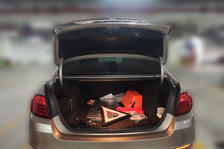 Used BMW 5 Series 2017 525Li Luxury Design Package Trunk