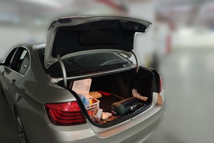 Used BMW 5 Series 2017 528Li Leading Model Trunk