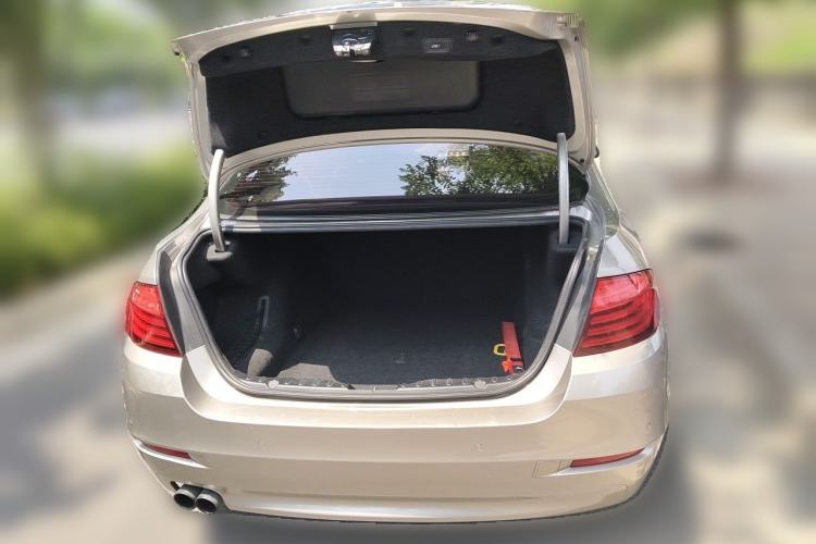 Used BMW 5 Series 2017 525Li Leading Model Trunk