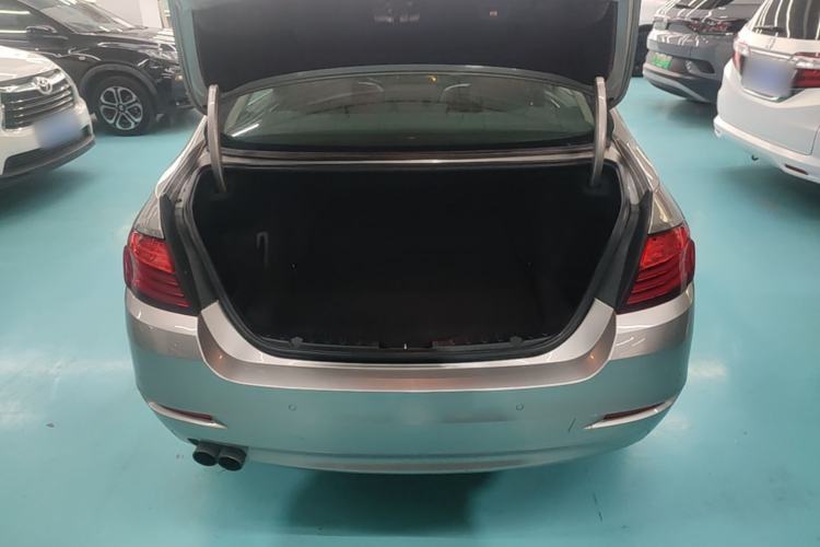 Used BMW 5 Series 2017 525Li Leading Model Trunk