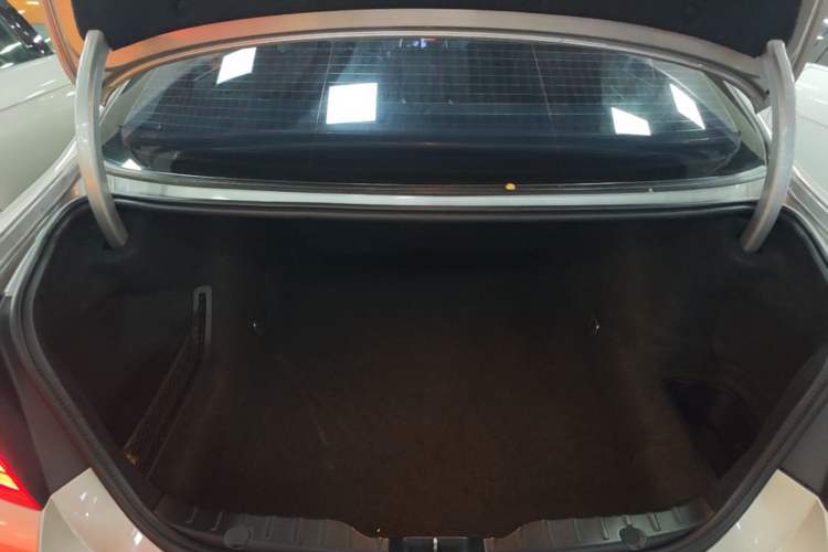 Used BMW 5 Series 2017 520Li Elegant Edition Trunk
