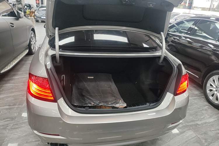 Used BMW 5 Series 2017 520Li Elegant Edition Trunk