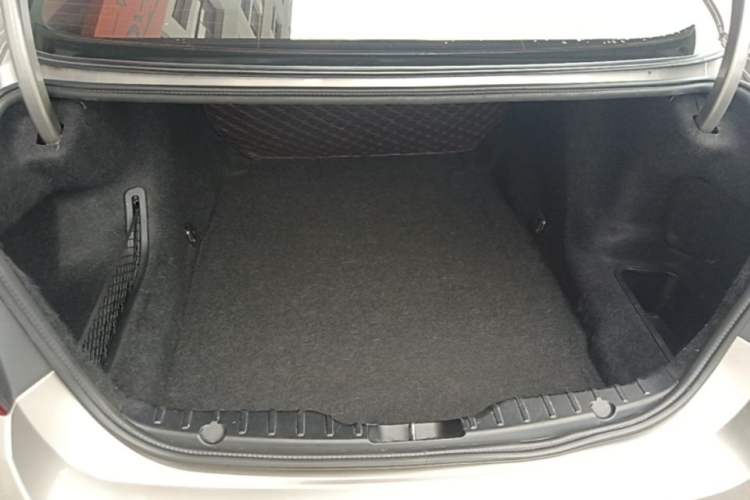 Used BMW 5 Series 2017 525Li Luxury Design Package Trunk