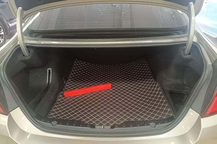 Used BMW 5 Series 2017 520Li Elegant Edition Trunk