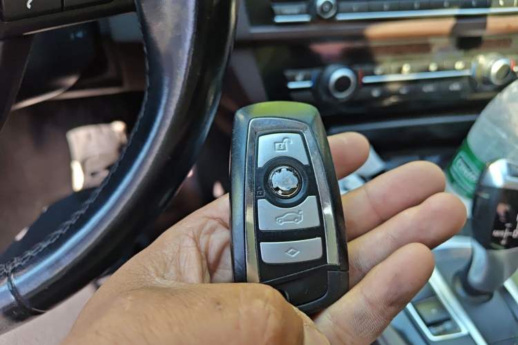 Used BMW 5 Series 2017 525Li Luxury Design Package Vehicle Key