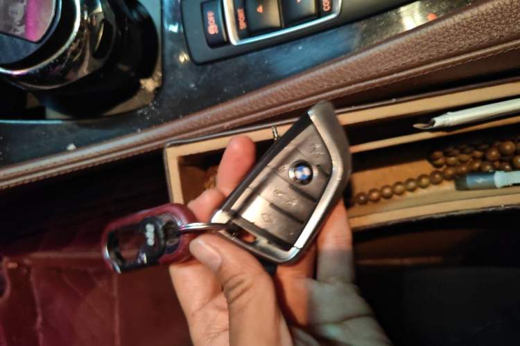 Used BMW 5 Series 2017 525Li Leading Model Vehicle Key