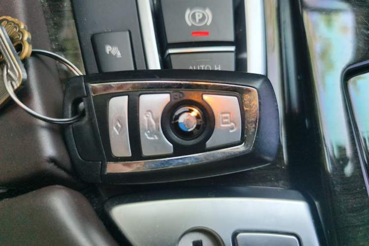 Used BMW 5 Series 2017 525Li Luxury Design Package Vehicle Key