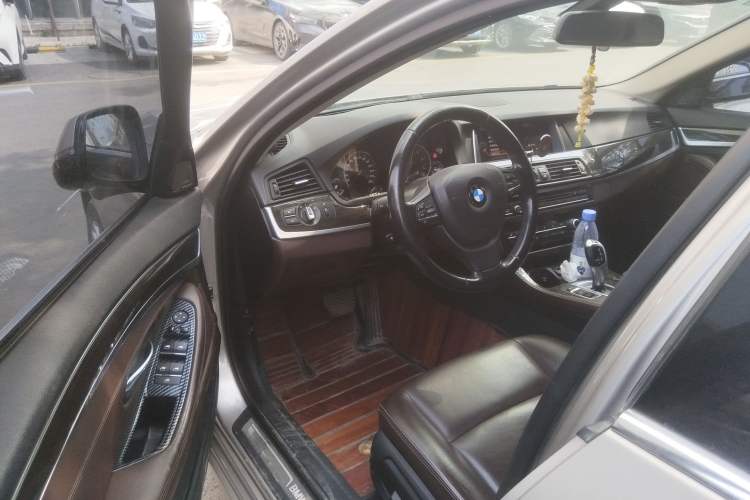 Used BMW 5 Series 2017 525Li Luxury Design Package Driver Seat