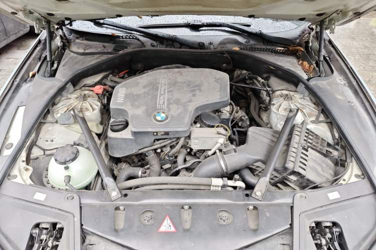 Used BMW 5 Series 2017 525Li Luxury Design Package Engine Bay