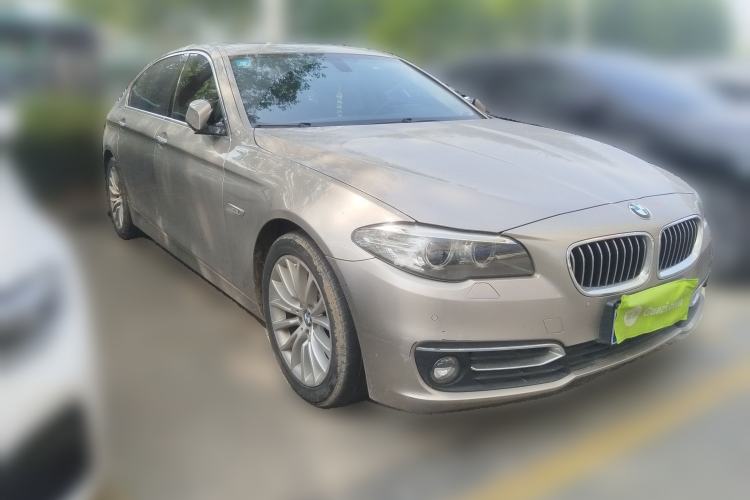 Used BMW 5 Series 2017 525Li Luxury Design Package Front Right 45 Deg