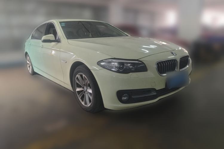 Used BMW 5 Series 2017 520Li Elegant Edition Front Right 45 Deg
