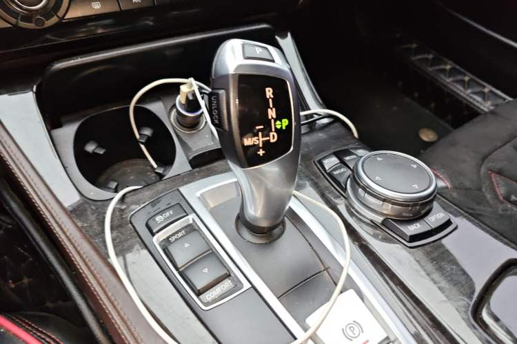 Used BMW 5 Series 2017 525Li Luxury Design Package Gear Lever